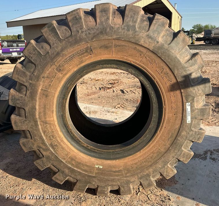 image for item EJ8600 Advance 23.5-25 tire