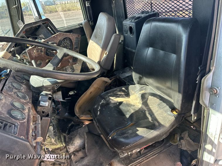 image for item EJ8608 1991 Freightliner M915A2 semi truck cab