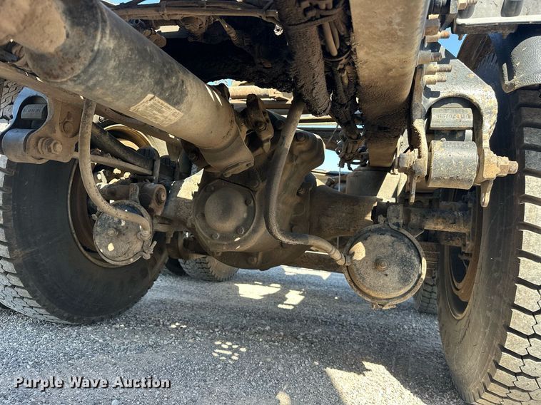 image for item EJ8613 2008 Mack CHU613 semi truck