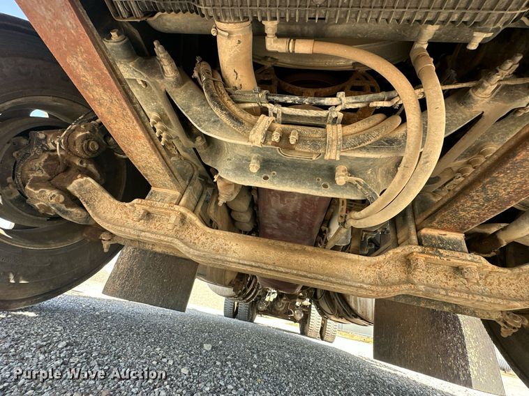 image for item EJ8613 2008 Mack CHU613 semi truck