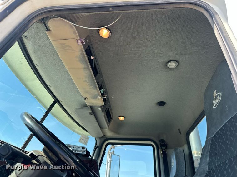 image for item EJ8613 2008 Mack CHU613 semi truck