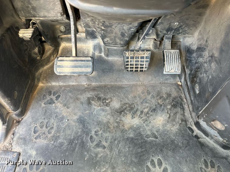 image for item EJ8613 2008 Mack CHU613 semi truck