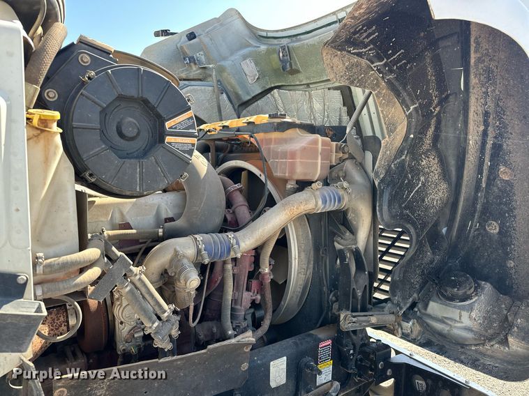 image for item EJ8613 2008 Mack CHU613 semi truck