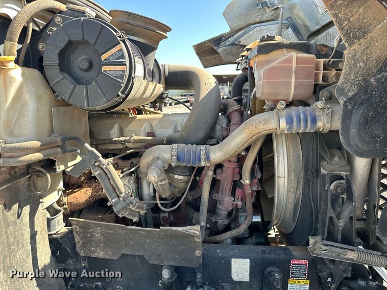 image for item EJ8613 2008 Mack CHU613 semi truck