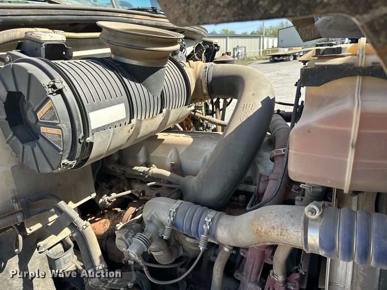 image for item EJ8613 2008 Mack CHU613 semi truck