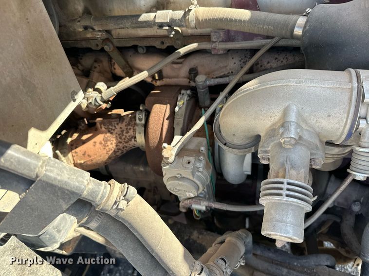 image for item EJ8613 2008 Mack CHU613 semi truck