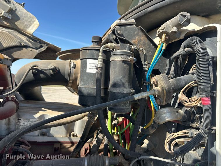 image for item EJ8613 2008 Mack CHU613 semi truck