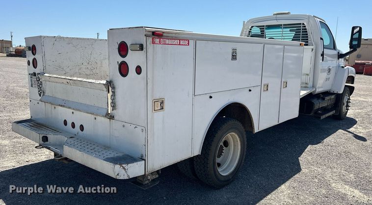 image for item EJ8614 2004 GMC C6500 utility / service truck