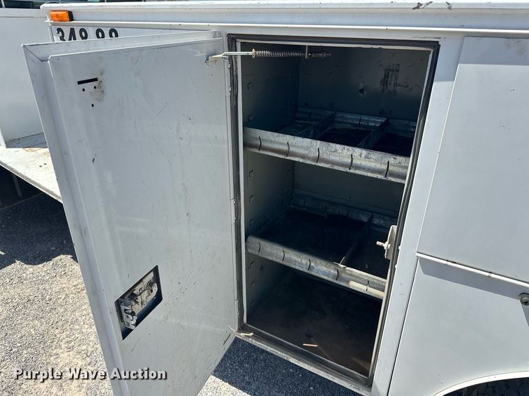 image for item EJ8614 2004 GMC C6500 utility / service truck