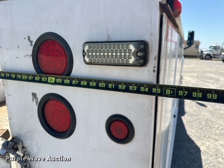 image for item EJ8614 2004 GMC C6500 utility / service truck