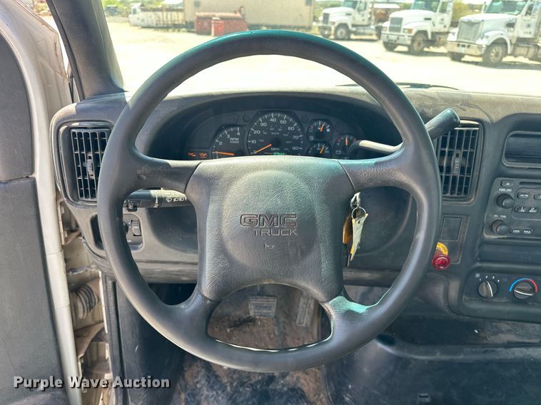 image for item EJ8614 2004 GMC C6500 utility / service truck