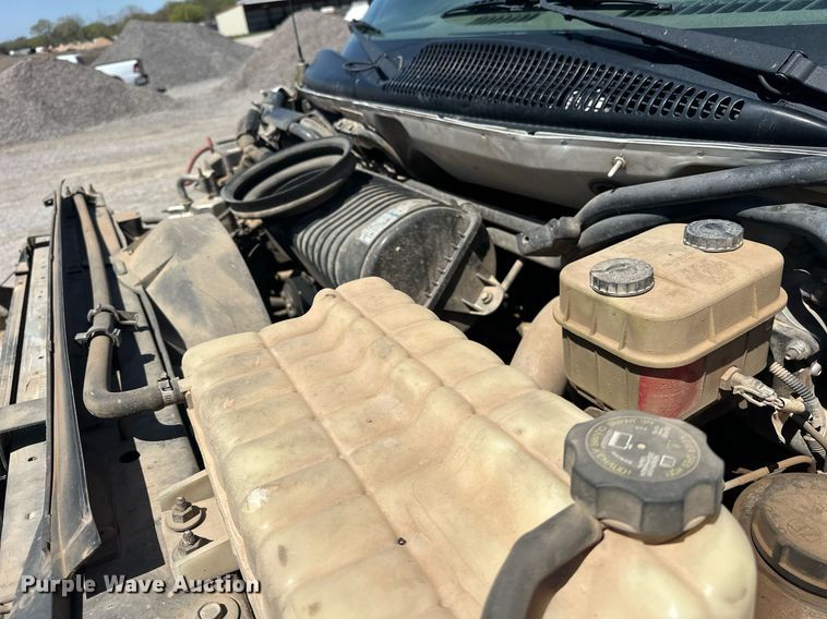 image for item EJ8614 2004 GMC C6500 utility / service truck