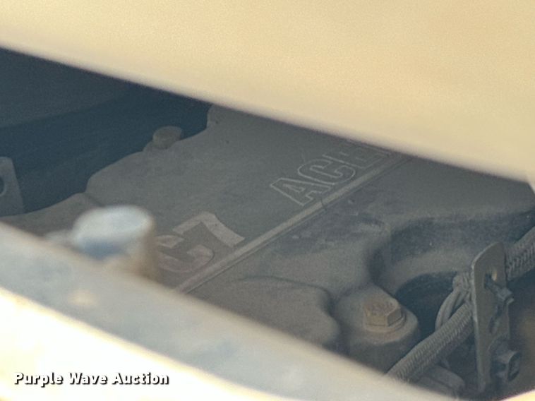 image for item EJ8614 2004 GMC C6500 utility / service truck