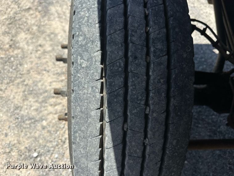 image for item EJ8614 2004 GMC C6500 utility / service truck