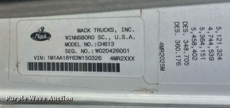 image for item EJ8615 2003 Mack CH613 semi truck