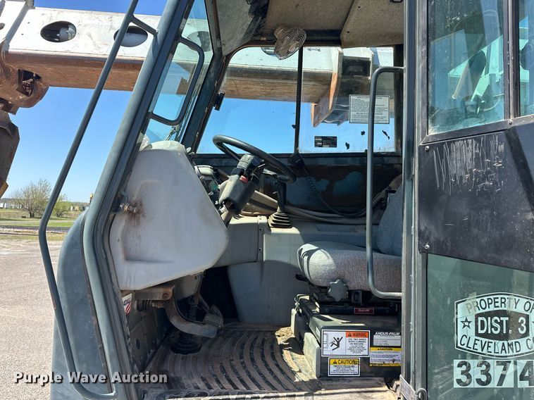 image for item EJ8616 2007 Gradall XL4100 II wheeled excavator