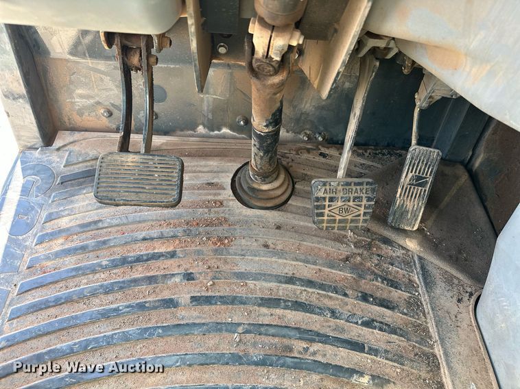 image for item EJ8616 2007 Gradall XL4100 II wheeled excavator