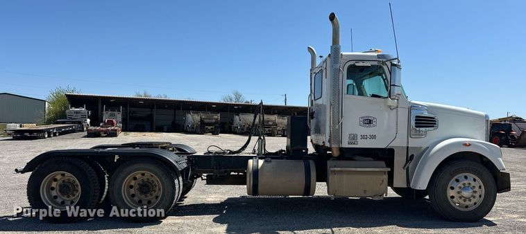 image for item EJ8617 2015 Freightliner Coronado semi truck