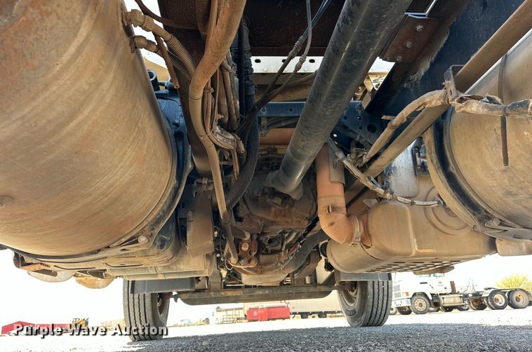 image for item EJ8617 2015 Freightliner Coronado semi truck