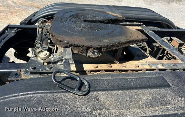 image for item EJ8617 2015 Freightliner Coronado semi truck