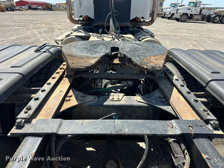 image for item EJ8617 2015 Freightliner Coronado semi truck