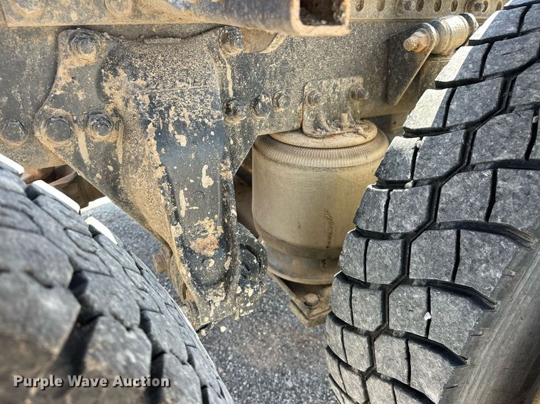 image for item EJ8617 2015 Freightliner Coronado semi truck