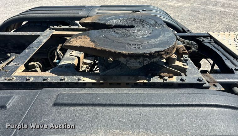 image for item EJ8617 2015 Freightliner Coronado semi truck