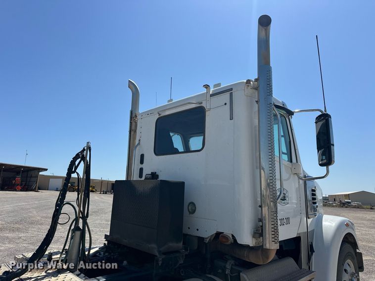 image for item EJ8617 2015 Freightliner Coronado semi truck