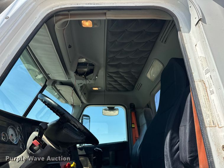 image for item EJ8617 2015 Freightliner Coronado semi truck