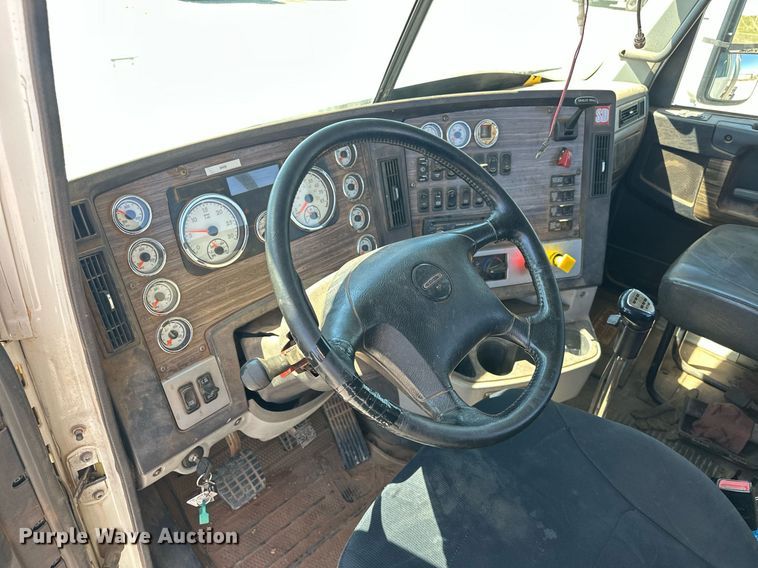 image for item EJ8617 2015 Freightliner Coronado semi truck