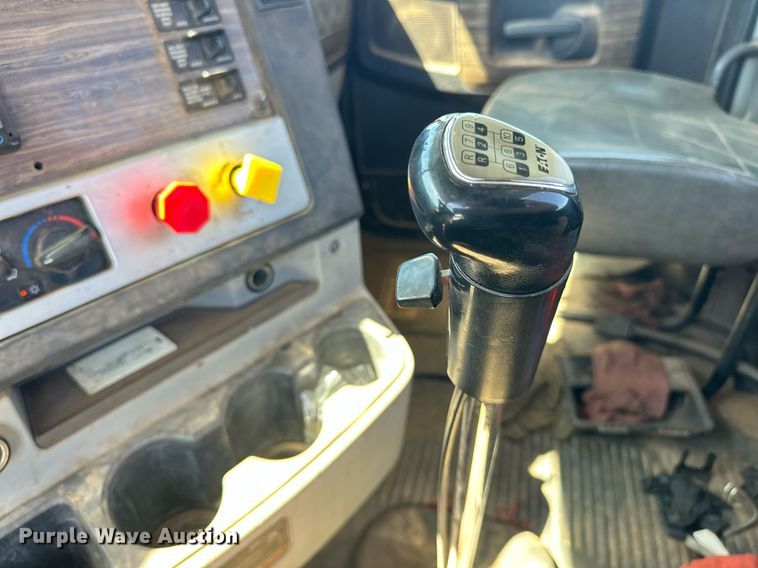 image for item EJ8617 2015 Freightliner Coronado semi truck