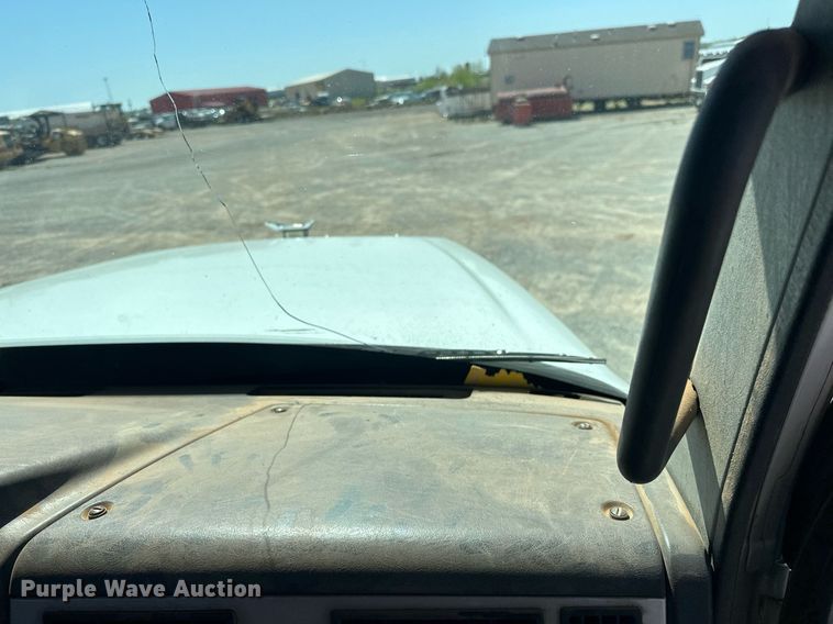 image for item EJ8617 2015 Freightliner Coronado semi truck