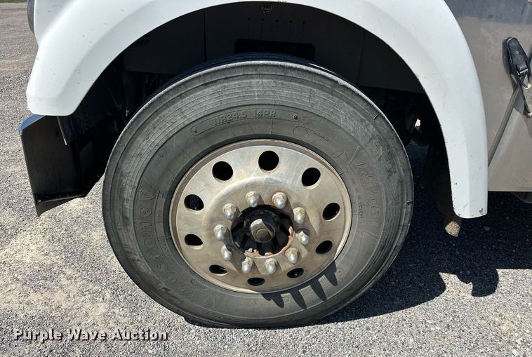 image for item EJ8617 2015 Freightliner Coronado semi truck