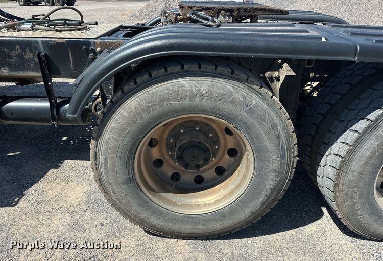 image for item EJ8617 2015 Freightliner Coronado semi truck