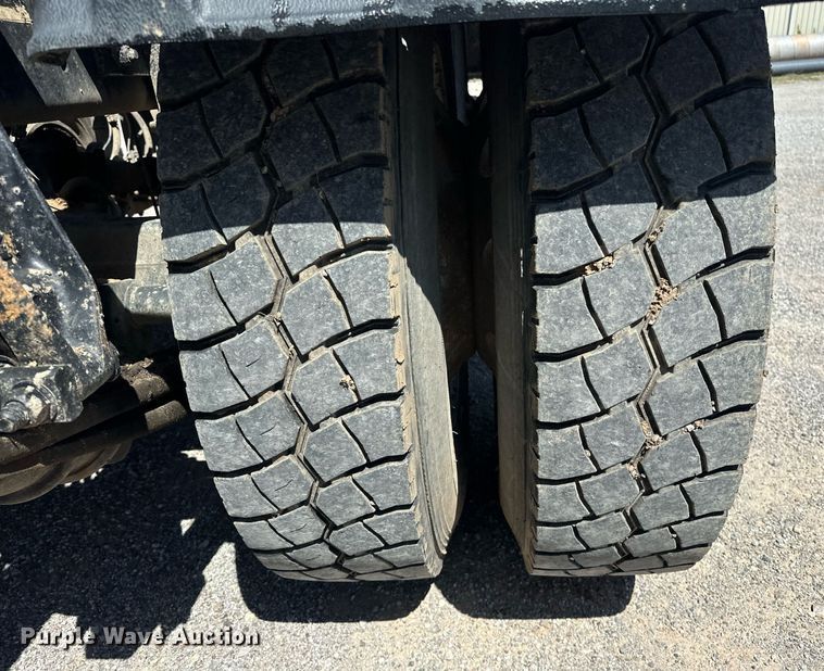 image for item EJ8617 2015 Freightliner Coronado semi truck