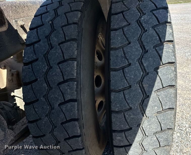 image for item EJ8617 2015 Freightliner Coronado semi truck