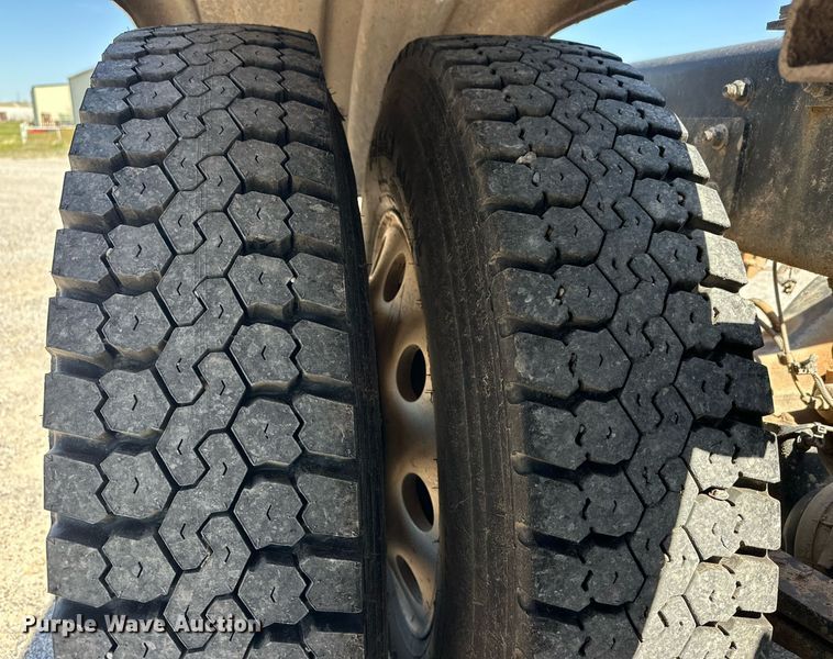 image for item EJ8617 2015 Freightliner Coronado semi truck