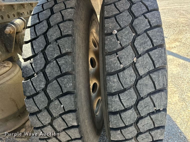 image for item EJ8617 2015 Freightliner Coronado semi truck