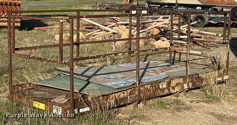 image for item EJ8618 Man basket