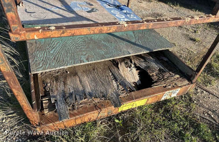 image for item EJ8618 Man basket