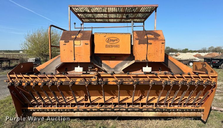 image for item EJ8622 Etnyre chip spreader