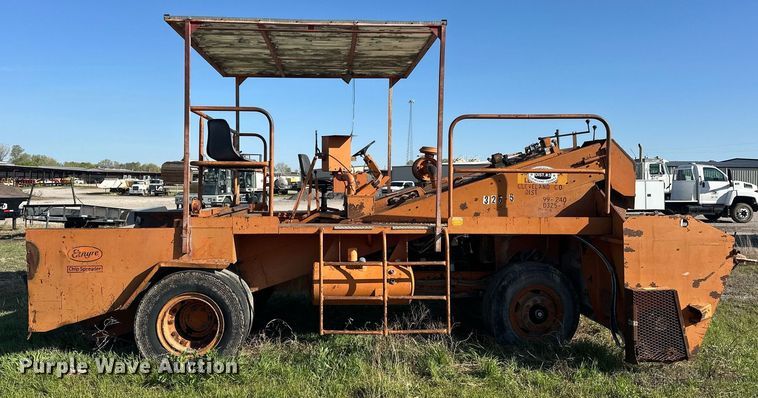 image for item EJ8622 Etnyre chip spreader