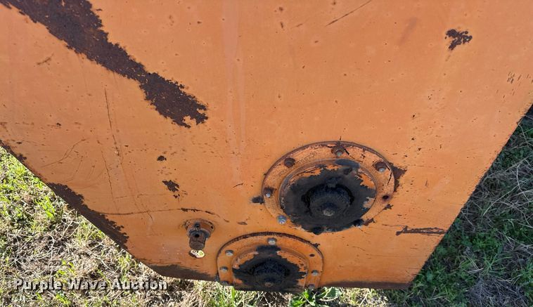 image for item EJ8622 Etnyre chip spreader