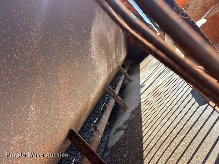 image for item EJ8622 Etnyre chip spreader