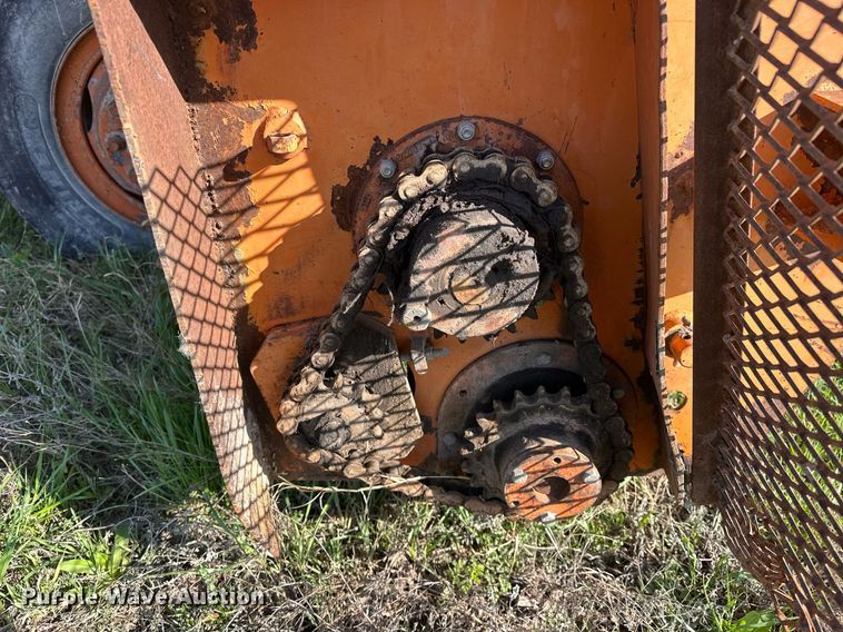 image for item EJ8622 Etnyre chip spreader