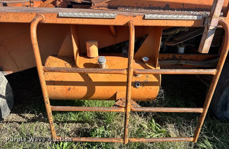 image for item EJ8622 Etnyre chip spreader