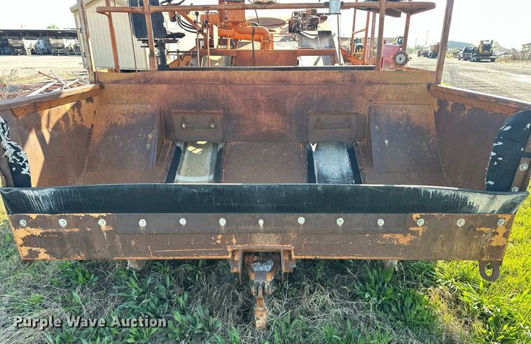 image for item EJ8622 Etnyre chip spreader