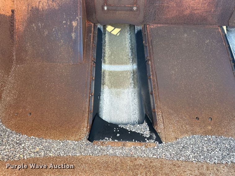 image for item EJ8622 Etnyre chip spreader