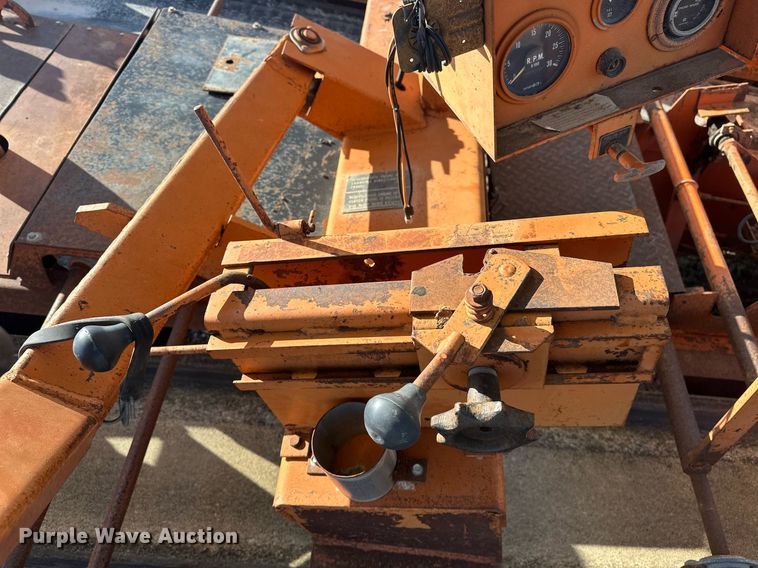 image for item EJ8622 Etnyre chip spreader