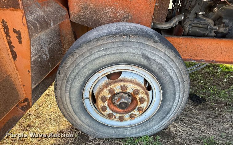 image for item EJ8622 Etnyre chip spreader